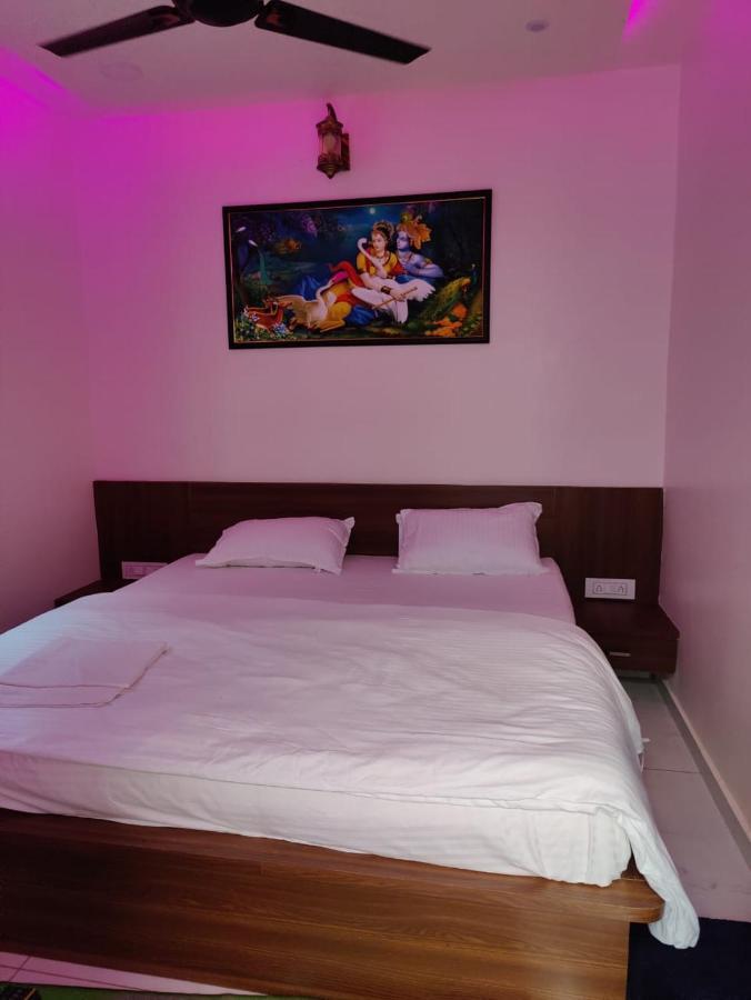 Garudeshwar Hotel Sardar Rooms מראה חיצוני תמונה