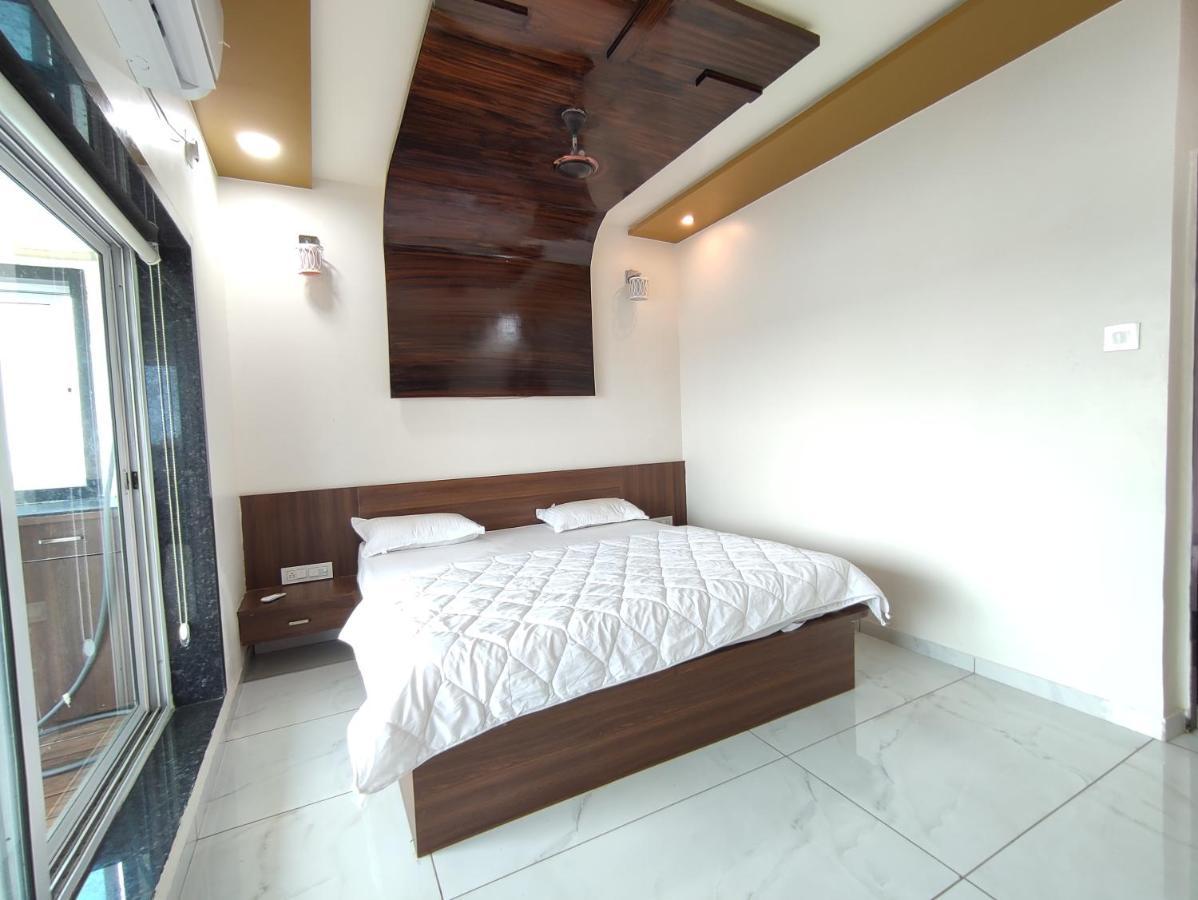 Garudeshwar Hotel Sardar Rooms מראה חיצוני תמונה