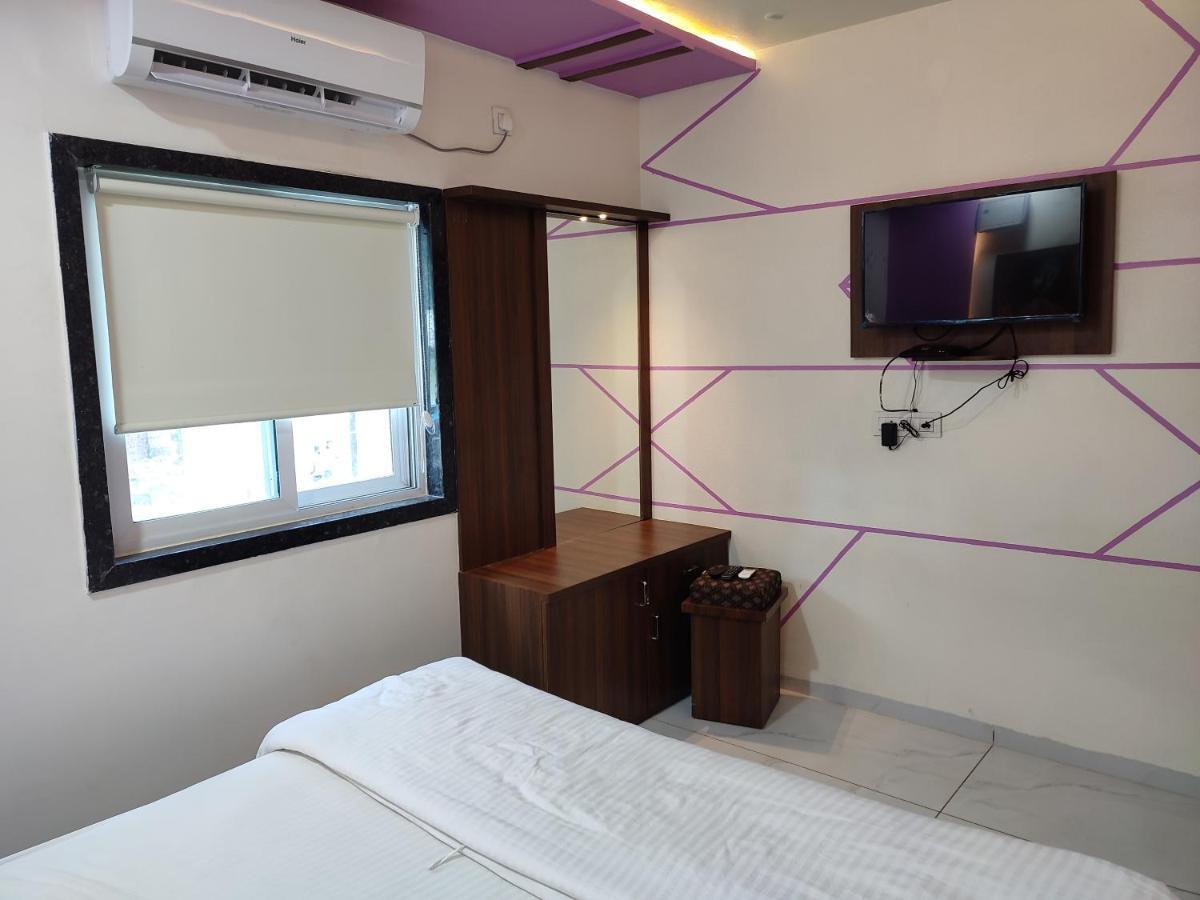 Garudeshwar Hotel Sardar Rooms מראה חיצוני תמונה