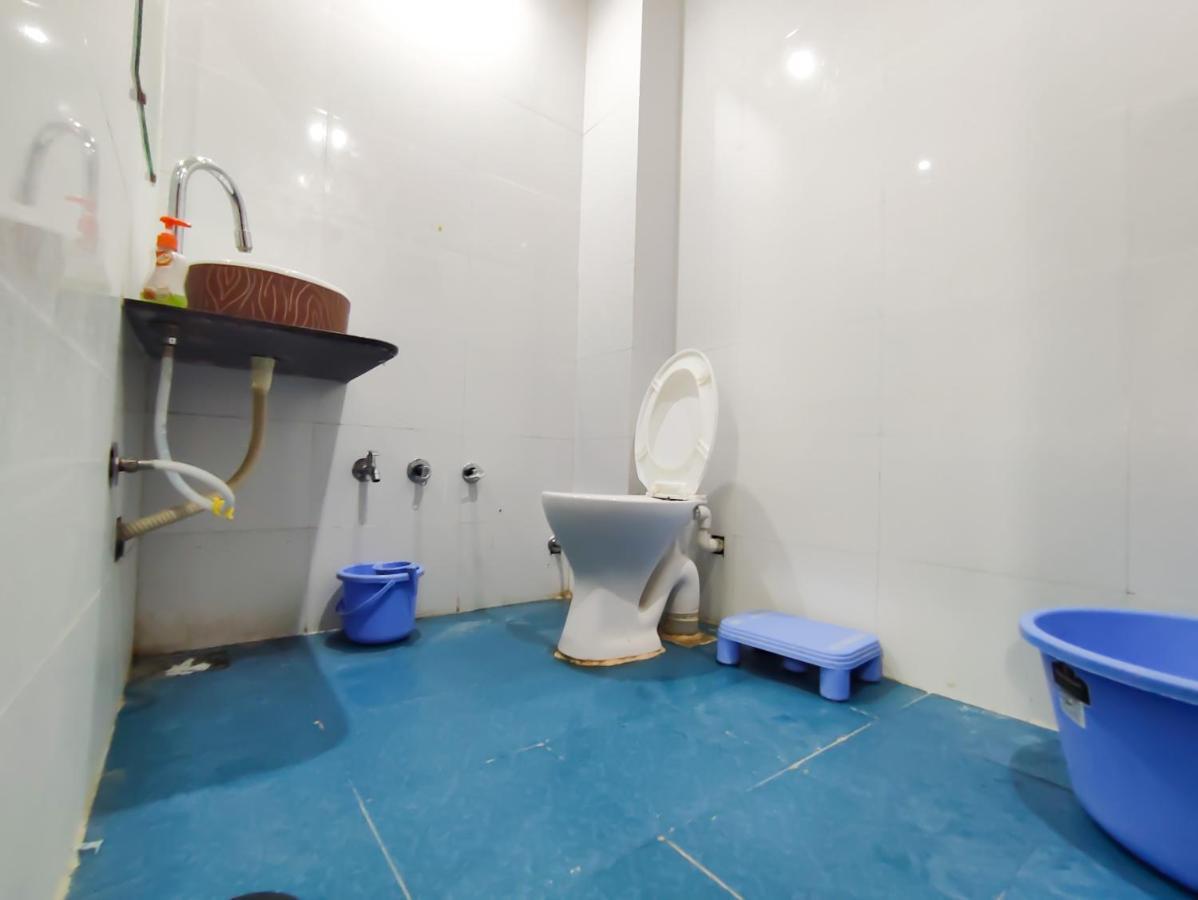 Garudeshwar Hotel Sardar Rooms מראה חיצוני תמונה