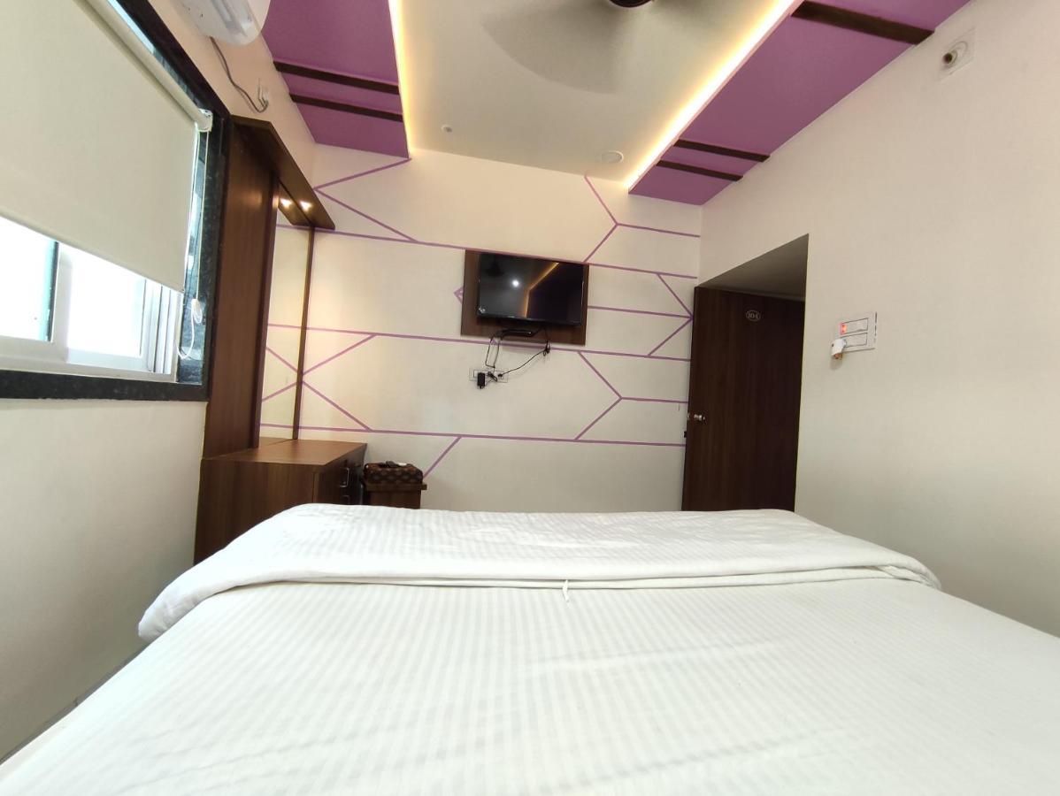 Garudeshwar Hotel Sardar Rooms מראה חיצוני תמונה