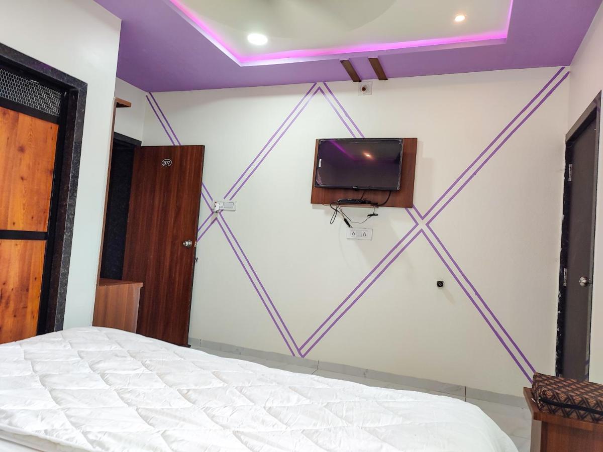 Garudeshwar Hotel Sardar Rooms מראה חיצוני תמונה
