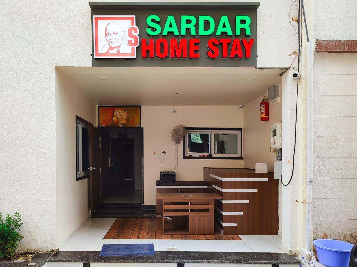 Garudeshwar Hotel Sardar Rooms מראה חיצוני תמונה